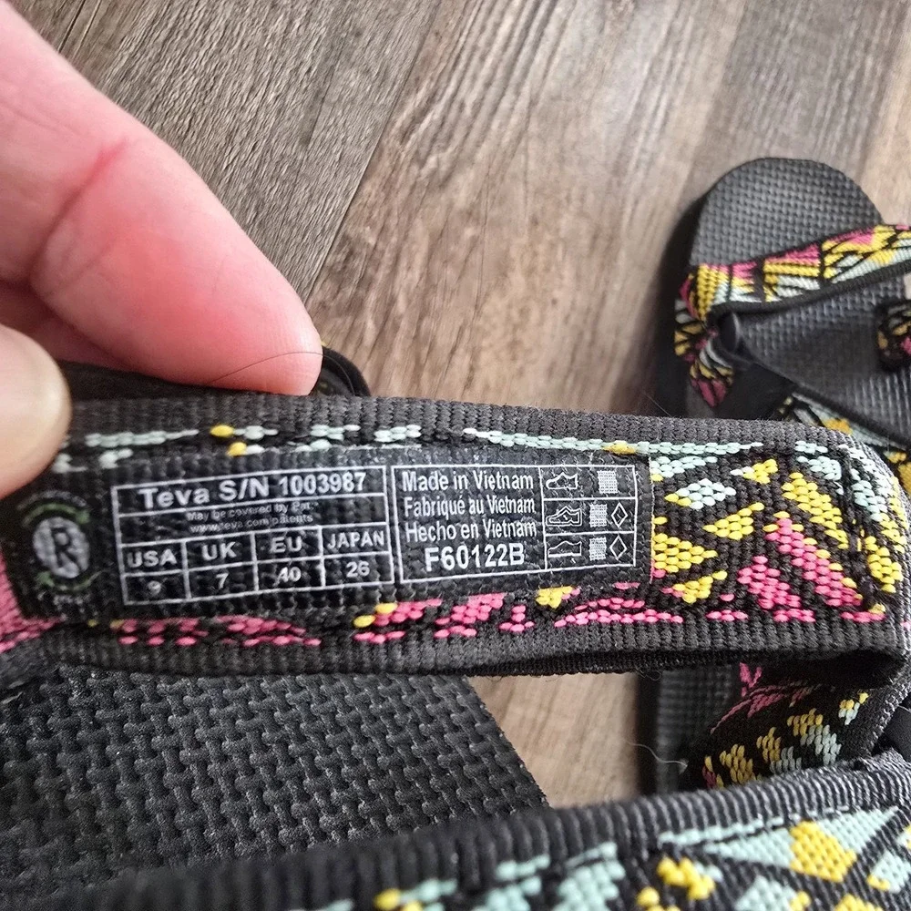 Teva Women's Size 9  Original Universal Sport Multicolor Sandals Boho Gorpcore